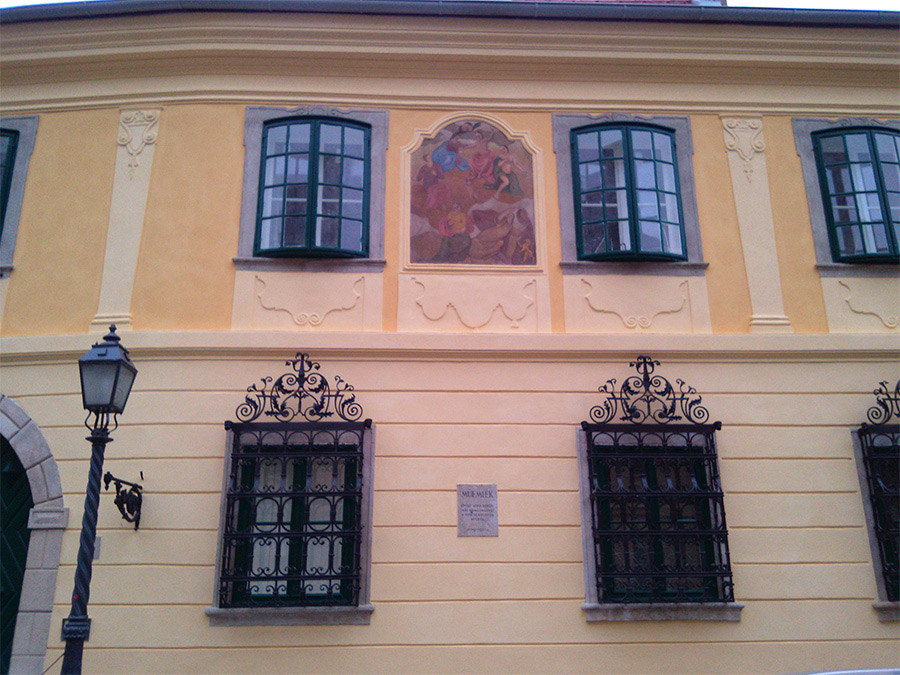 Rekonstruktion von Baudenkmal-Wohngebäude in Budaer Burg
