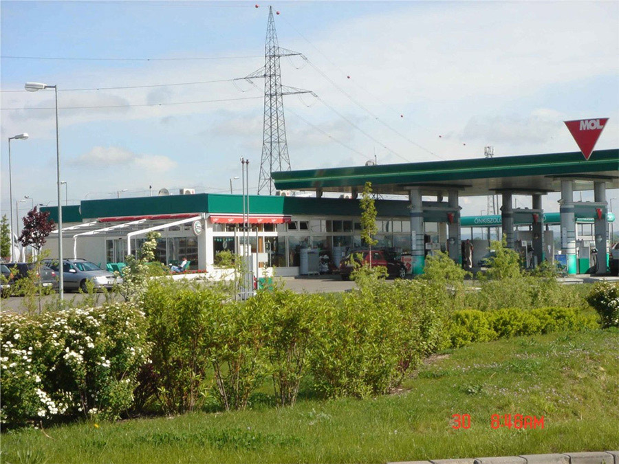 Construction of a MOL petrol station