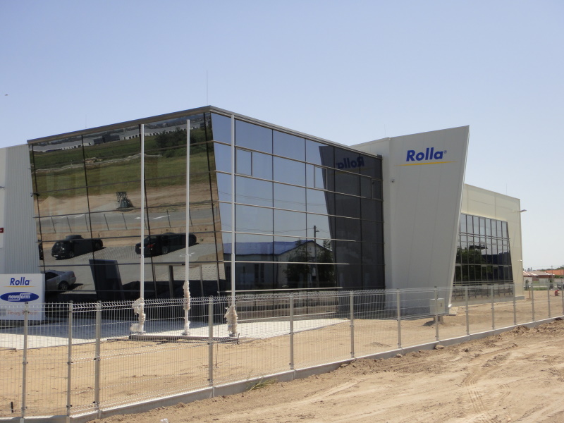 Rolla Bürogebäude und Produktionshalle